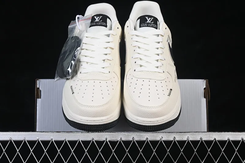 All Categories Nk Air Force 1 Air Force Series Nk Air Force 1 Low Air Force Low Nike Air Force 1'07 Low Co-branded Beige and Black Hook Air Force 1 Low-top Casual Shoes LD1999-001